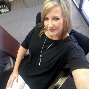 Meet your Posher, Lea